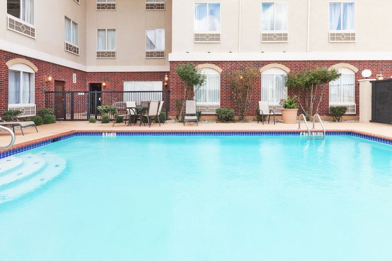 Hotel Holiday Inn Express And Suites