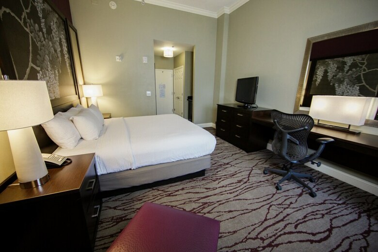 Doubletree By Hilton Hotel Savannah Historic District