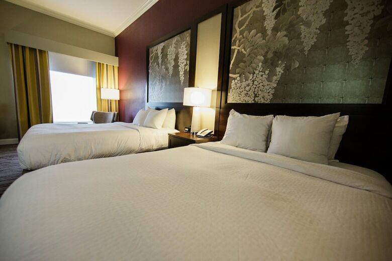 Doubletree By Hilton Hotel Savannah Historic District