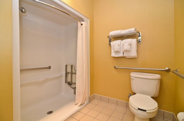 Hotel Comfort Suites Near Universal Orlando Resort