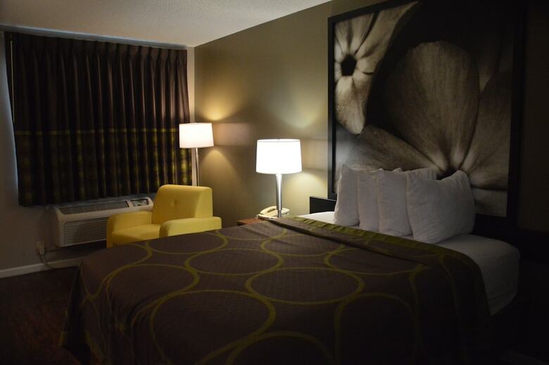 Motel Super 8 By Wyndham Madison