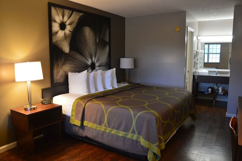Motel Super 8 By Wyndham Madison