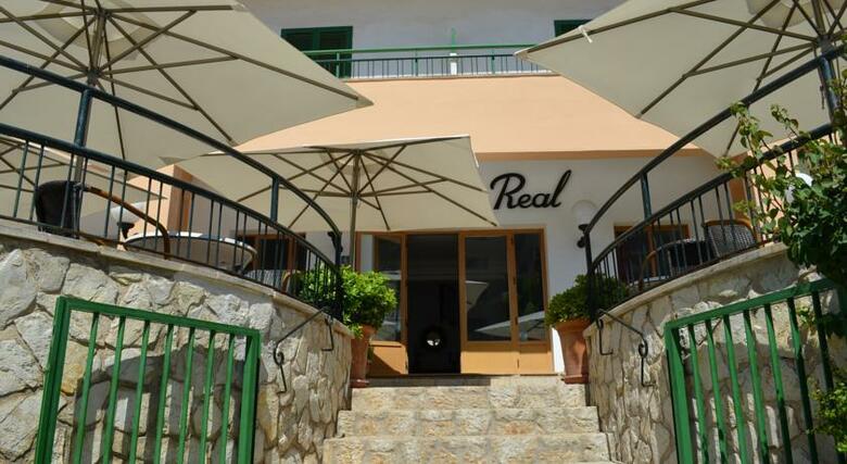 Apartamentos Villa Real