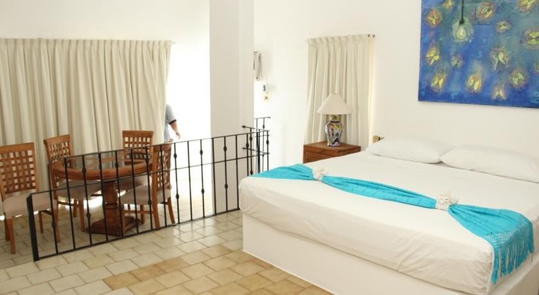 Emperador Vallarta Beachfront Hotel And Suites