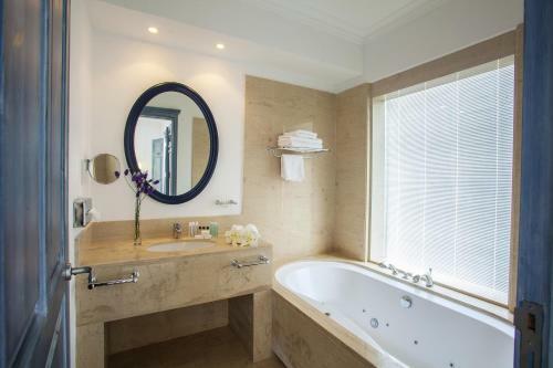 Louis Nausicaa Luxury Villa