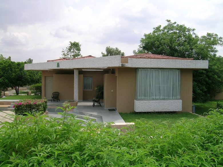 Hotel The Meadows Resort And Spa