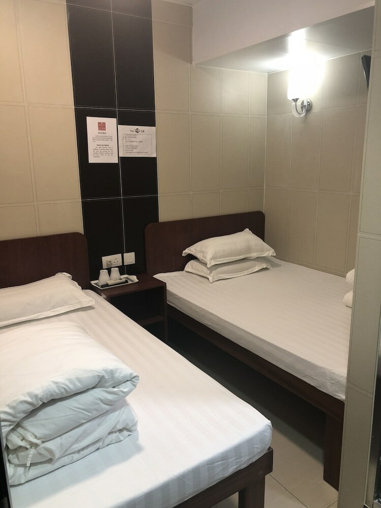 Hostal Prince Hotel