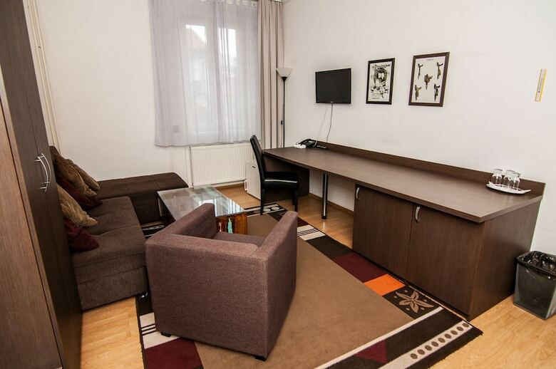 Hotel Horse Inn Pension