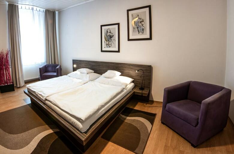 Hotel Horse Inn Pension