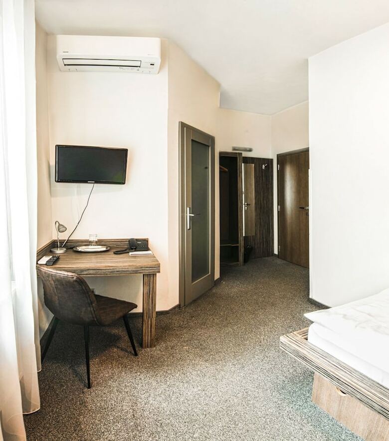 Hotel Horse Inn Pension