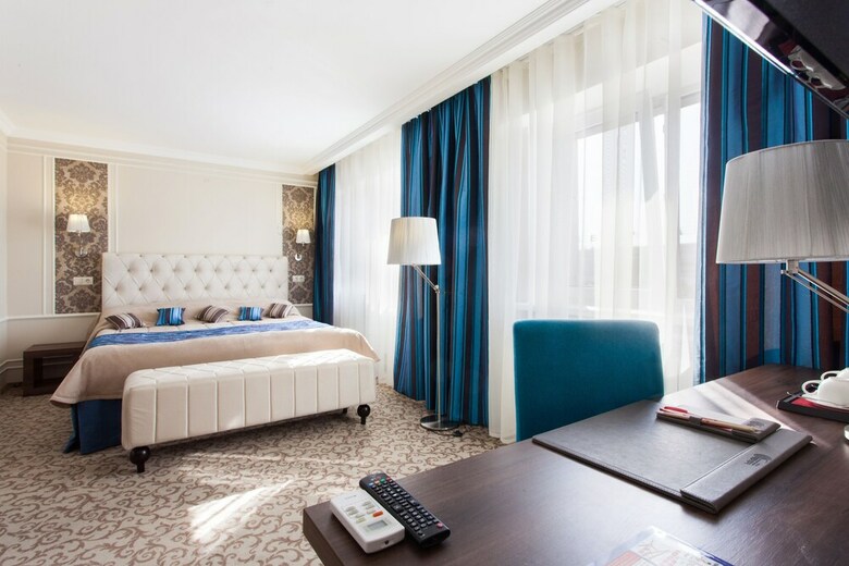 The Avrora Hotel Complex