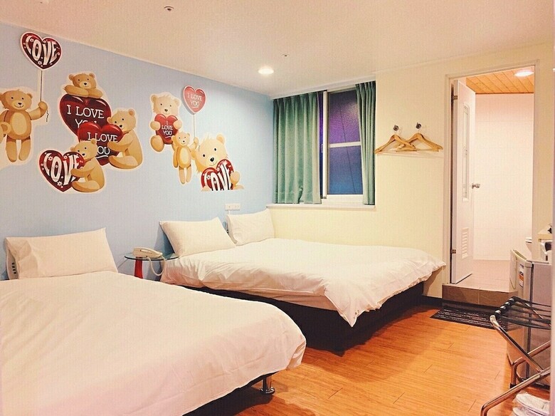 Hostal Easy Inn International Hostel
