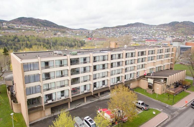 Hotel Greenwood Inn & Suites