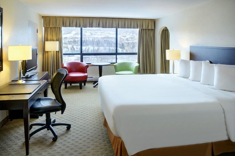 Hotel Greenwood Inn & Suites