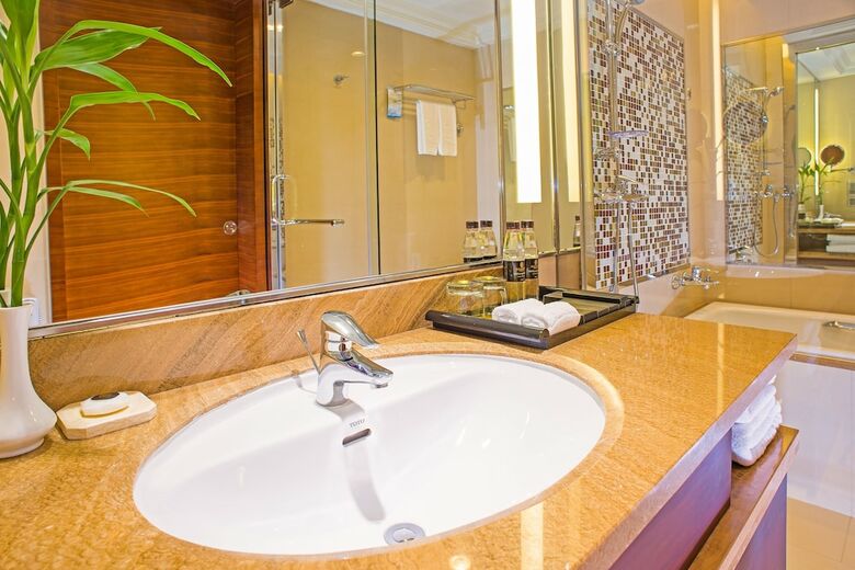 Royal Halong Hotel