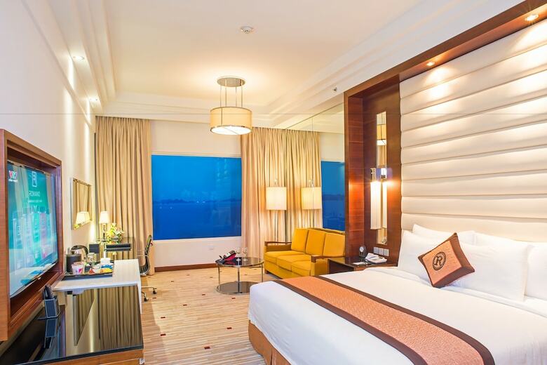 Royal Halong Hotel