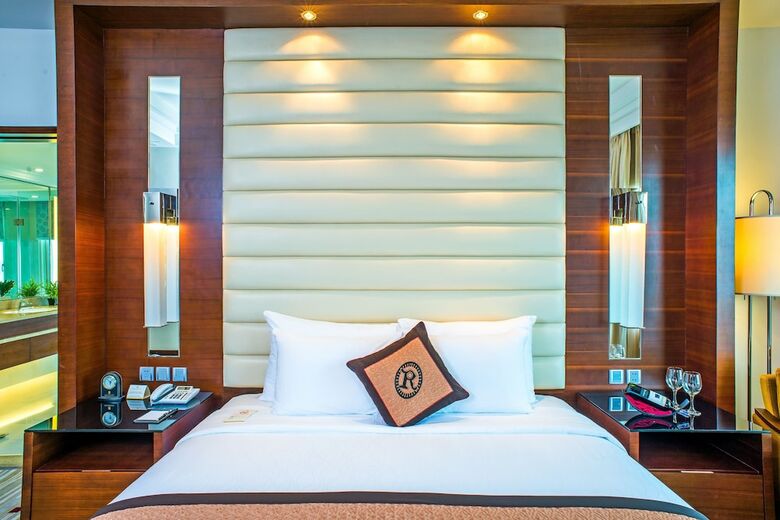 Royal Halong Hotel