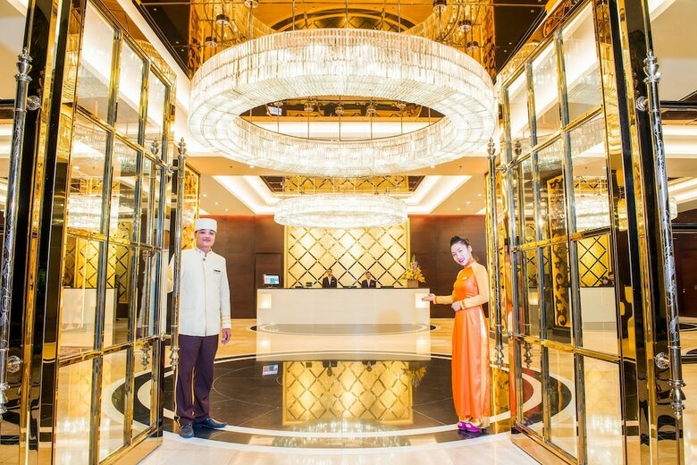 Royal Halong Hotel