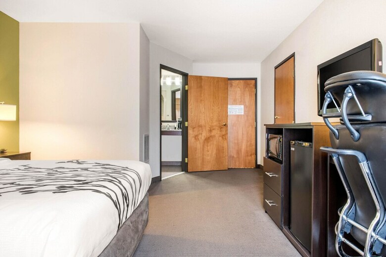 Hotel Sleep Inn & Suites
