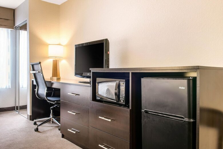 Hotel Sleep Inn & Suites