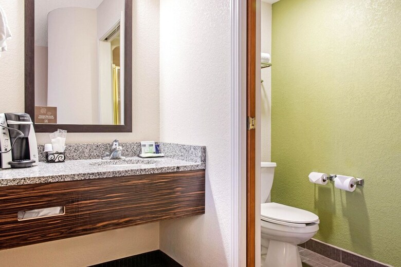Hotel Sleep Inn & Suites
