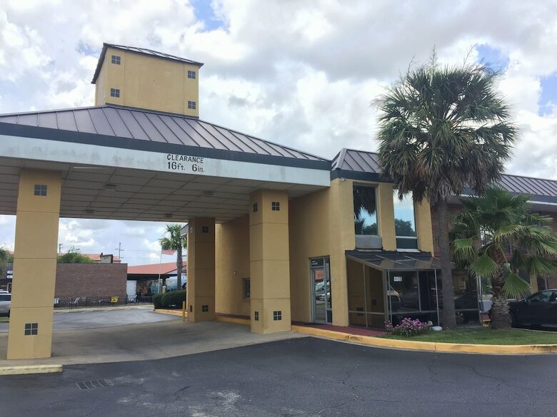 Suburban Extended Stay Hotel North Charleston I-526