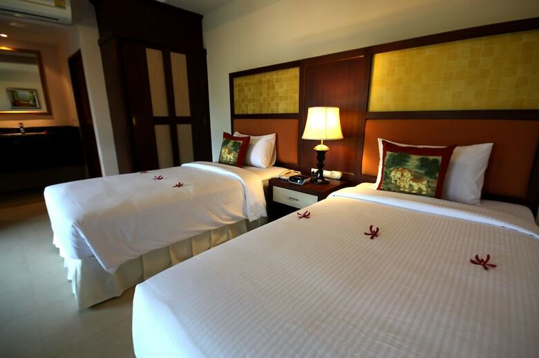Thai Thani Pool Villa Resort