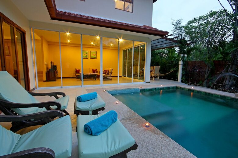 Thai Thani Pool Villa Resort