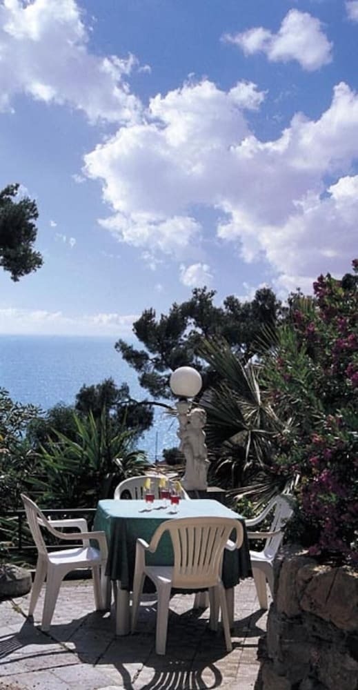 Hotel Petit Royal