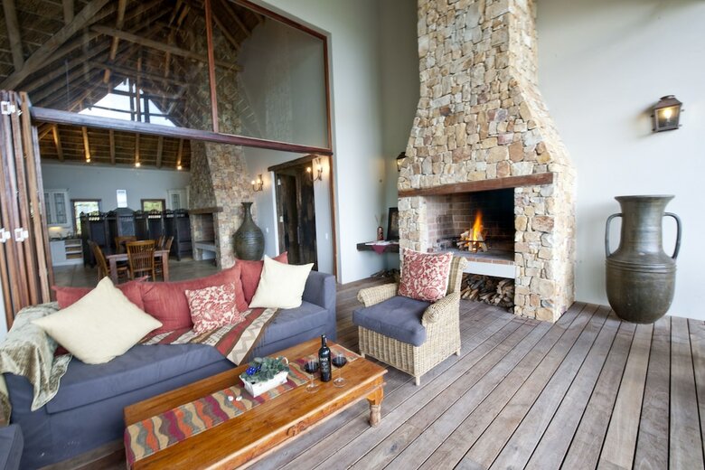 Bed & Breakfast Tamodi Lodge And Stables