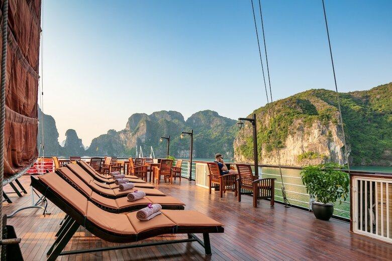 Pelican Halong Cruise