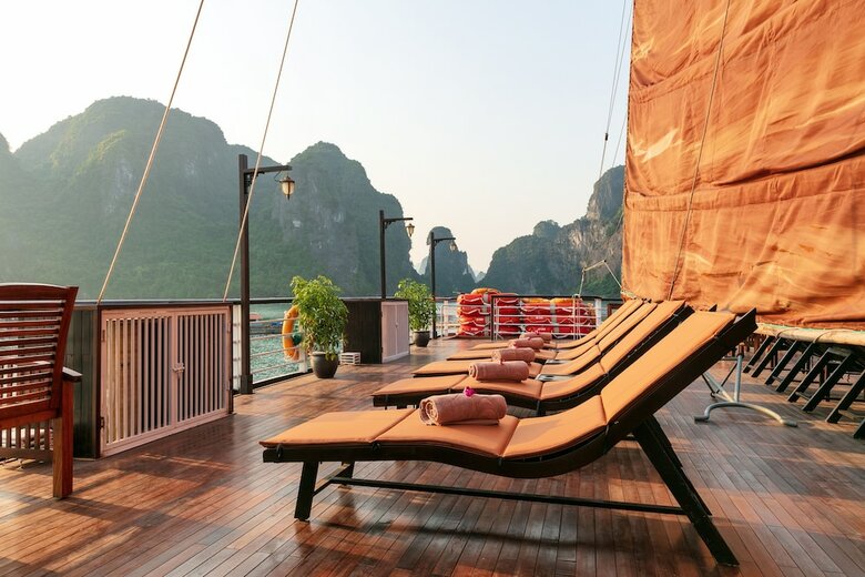 Pelican Halong Cruise