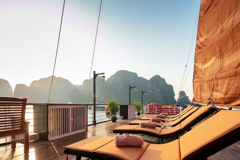 Pelican Halong Cruise
