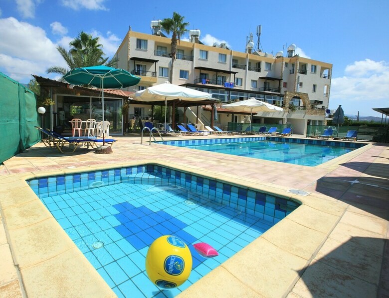 Aparthotel Petsas Apartments & Tavern