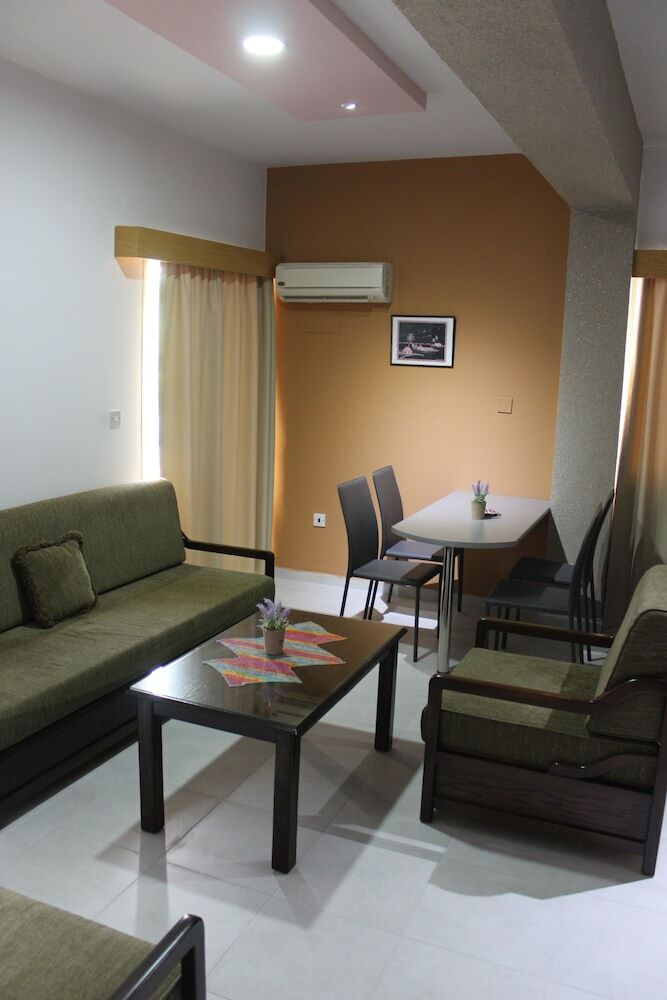 Aparthotel Petsas Apartments & Tavern