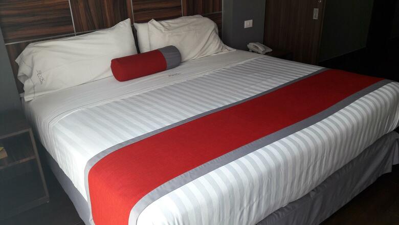 Hotel Block Suites