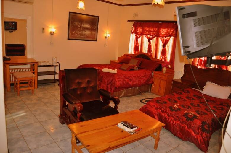 Hotel Wane Guest Lodge