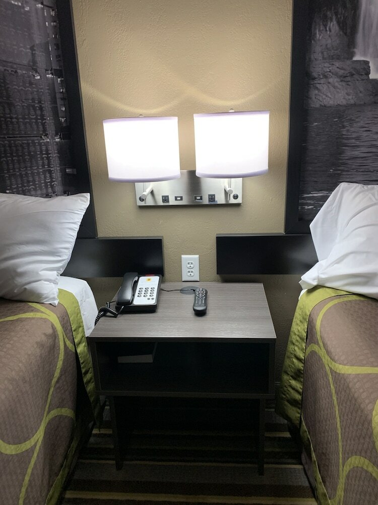 Motel Super 8 By Wyndham Brownsburg