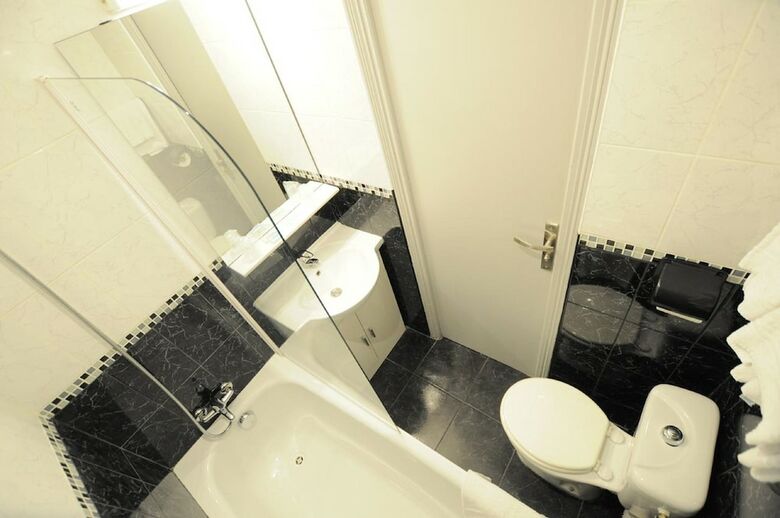 Hotel Hipotel Paris Gambetta Republique