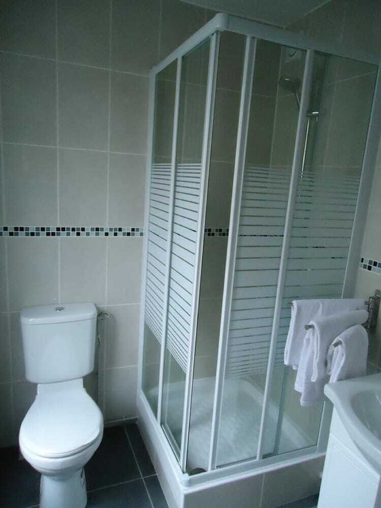 Hotel Hipotel Paris Gambetta Republique