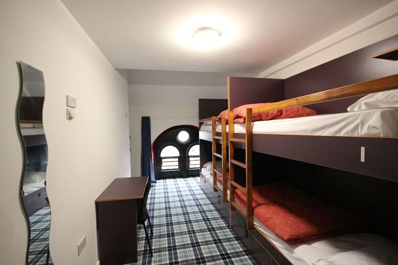 Hostal Tartan Lodge - Hostel