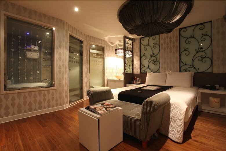 Fox Hotel