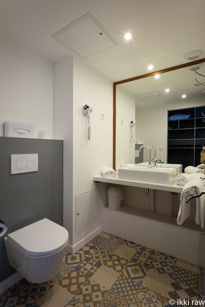 Hotel H�tel Lib�ra Caen