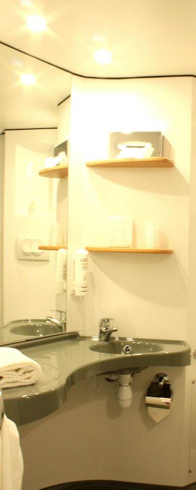 Hotel H�tel Lib�ra Caen