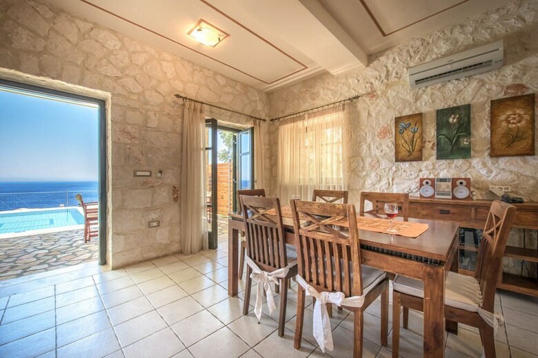 Emerald Villas & Suites