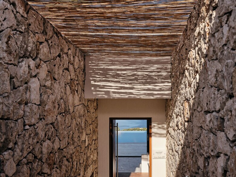 Emerald Villas & Suites