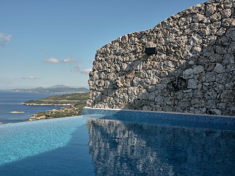 Emerald Villas & Suites