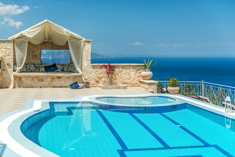 Emerald Villas & Suites