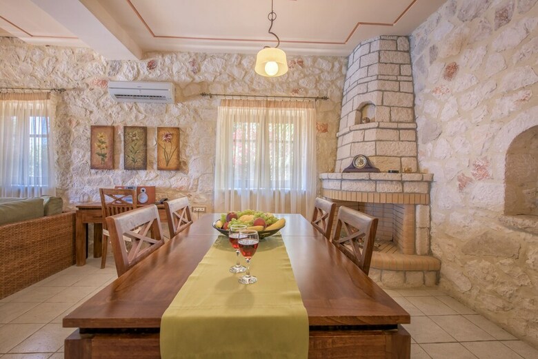 Emerald Villas & Suites