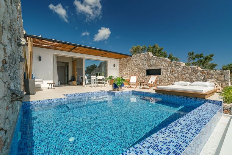Emerald Villas & Suites